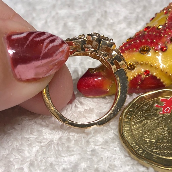 Cute heart shaped ring in topaz and white colored rhinestone NWOT - Picture 9 of 12